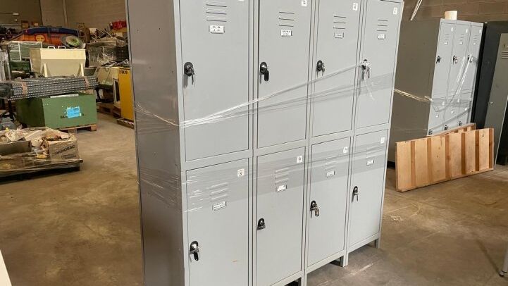 - METAL LOCKERS